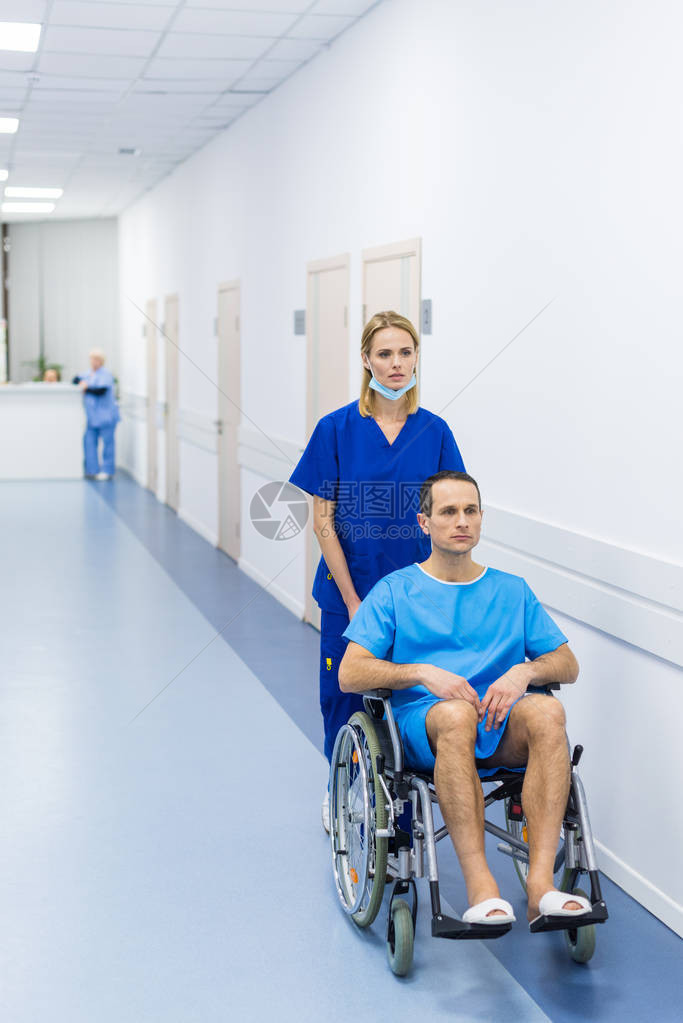 医疗走廊轮椅男外科图片