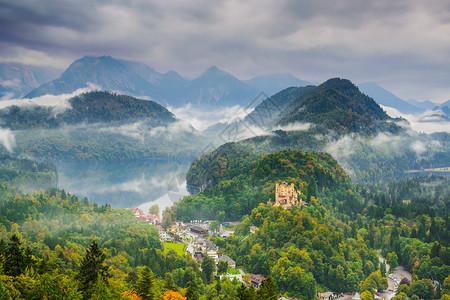 换季尚新巴伐利亚阿尔卑斯山与德背景