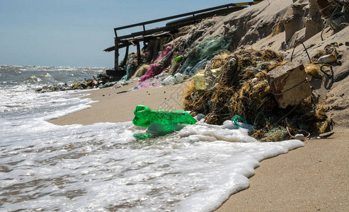 美国加利福尼亚州世界海洋受塑料污图片