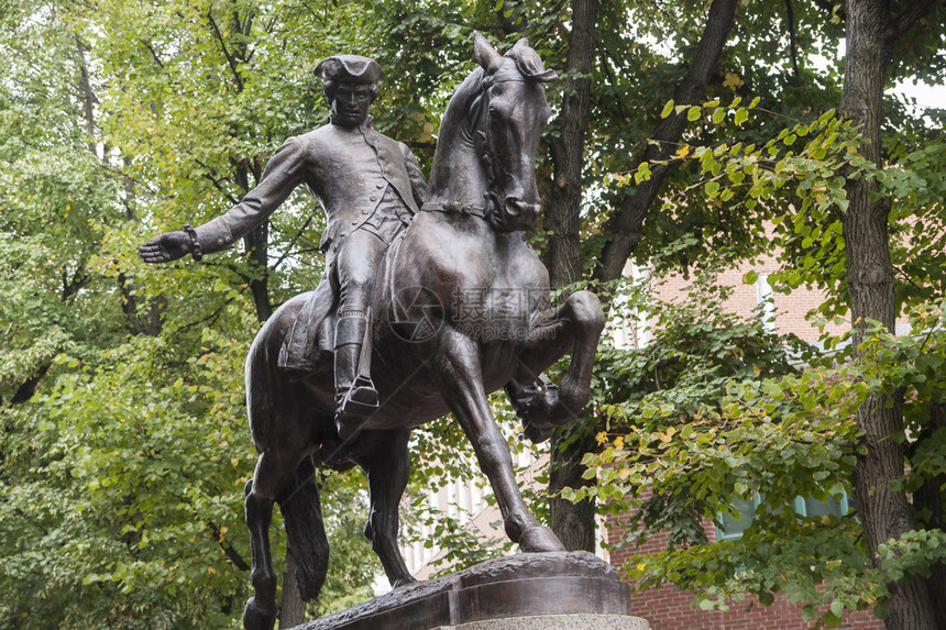 美国波士顿骑着马的铜像图片