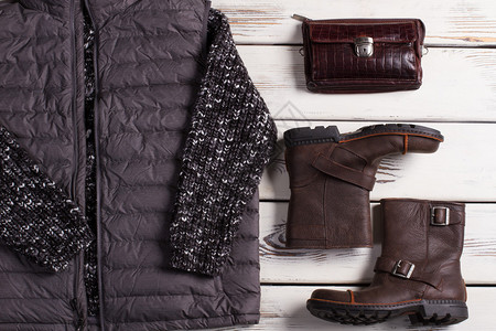 男人冬季衣服鞋子和配件图片