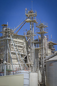 现代工业炼油厂图片