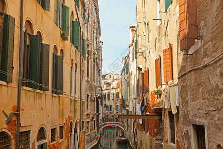威尼斯的运河和多姿彩的图片