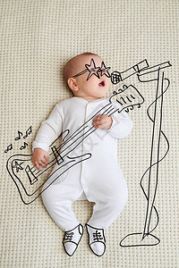 被画成摇滚明星和弹吉他的小可爱图片