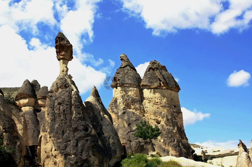 Cappadocia公园火山岩层的图片