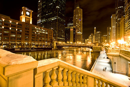 芝加哥市中心城市夜景摄影图片