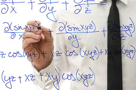 大学老师在虚拟白板上写复杂的数学方程图片