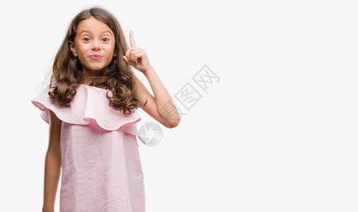 布莱奈特斯帕尼克身着粉红色裙子的女孩与成功的图片