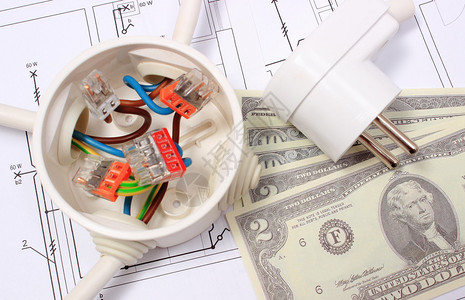 电箱中的铜线连接电插头和房屋施工图上的钱工程图片