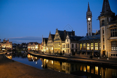 比利时根特Ghent是东佛兰德省首府和最大的城市Graslei是图片