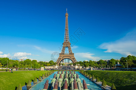 埃菲尔铁塔风景来自法国巴黎图片