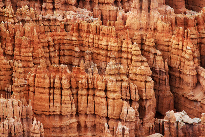 令人惊叹的岩石结构在布莱斯峡谷犹图片