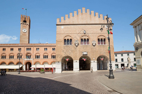 Treviso对旧广场历图片