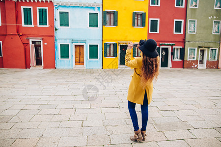 意大利威尼斯布拉诺岛的多姿彩的房图片