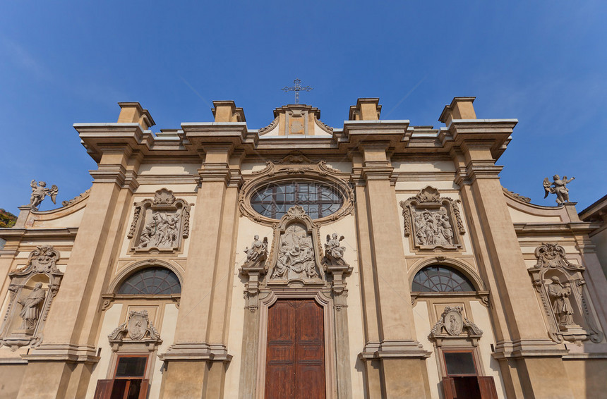 意大利米兰圣玛丽亚德拉帕西奥内教堂的正面图片