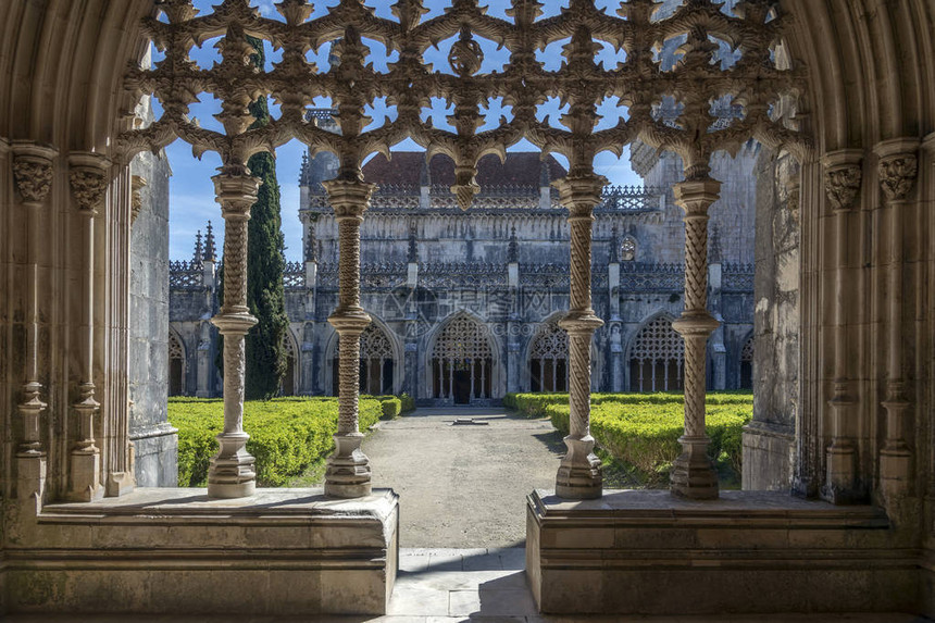 巴塔利亚修道院的回廊葡萄牙中部地区巴塔利亚镇的多图片
