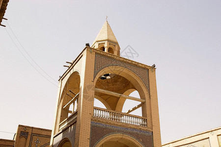 伊朗斯法罕万克大教堂庭院中塔的建筑细节凡大教堂是在伊斯法罕亚美尼亚区建立的首批教堂之一围场始于1606年背景图片