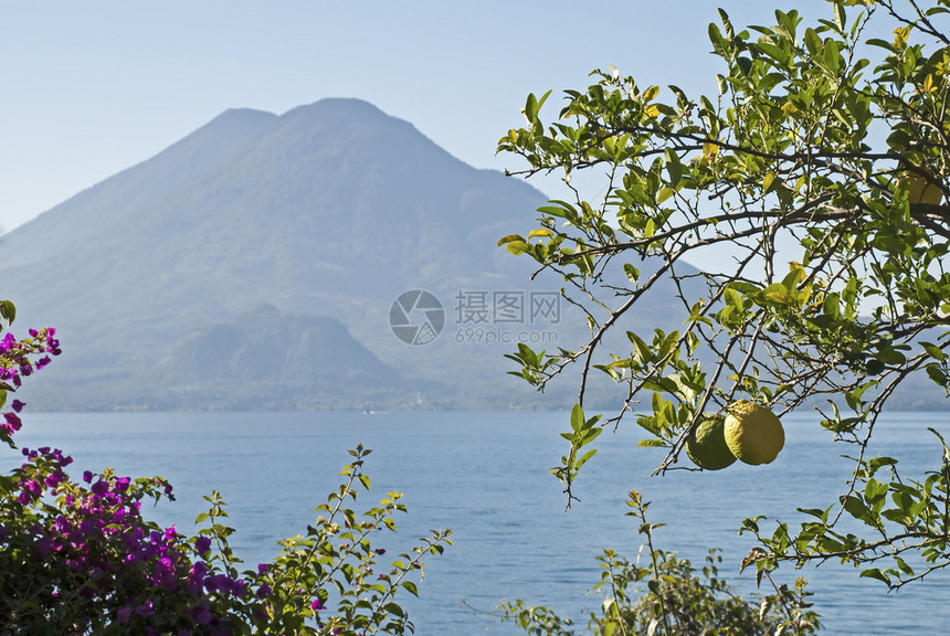 危地马拉阿蒂特兰湖土利曼火山图片