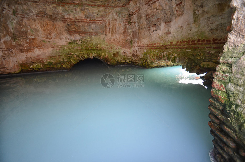 西班牙古罗马浴场景观图片