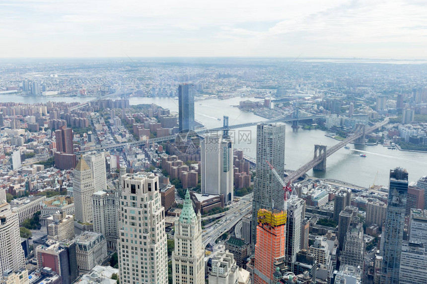美国纽约曼哈顿和布鲁克林大桥鸟瞰图图片