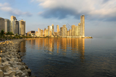 巴拿马城金融区的视图片