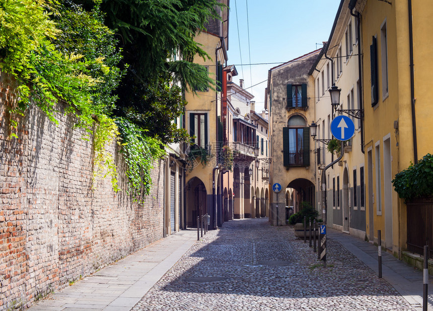意大利帕多瓦中世纪街道景观图片