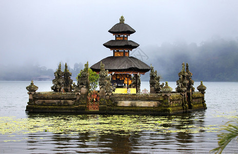 印度尼西亚巴厘岛乌伦杜努贝通古尔布图片