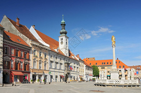 斯洛文尼亚Maribor主广场的市政厅图片