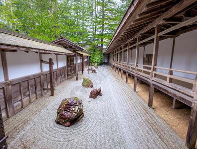 日本一所寺庙里的图片