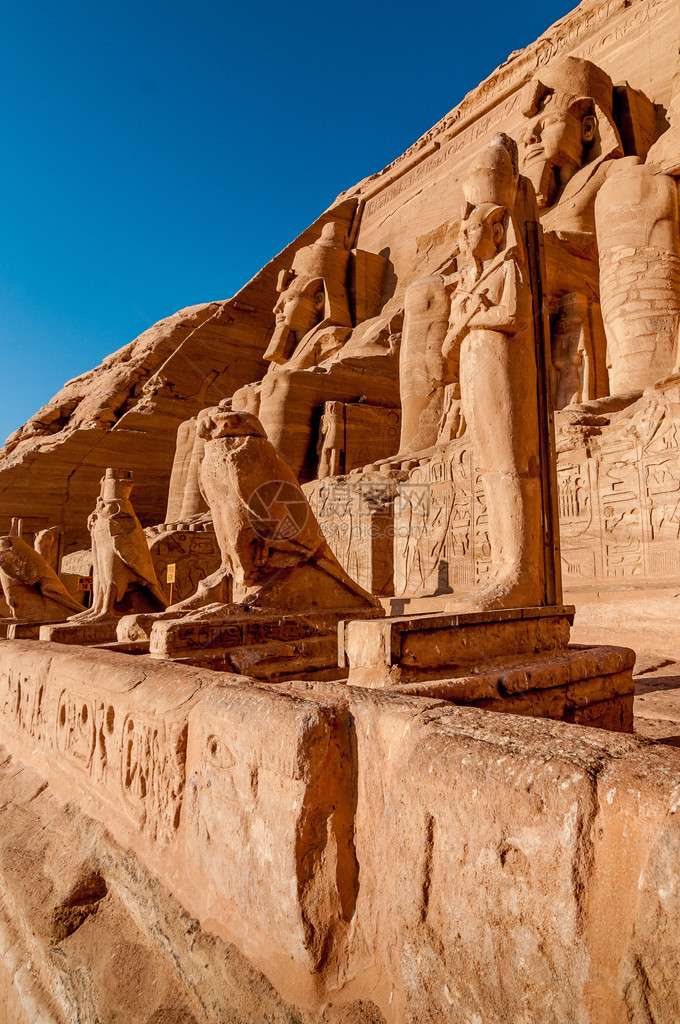埃及AbuSimbel的Ramesses图片