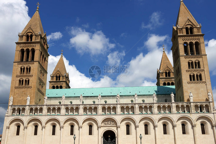 匈牙利佩奇大教堂图片