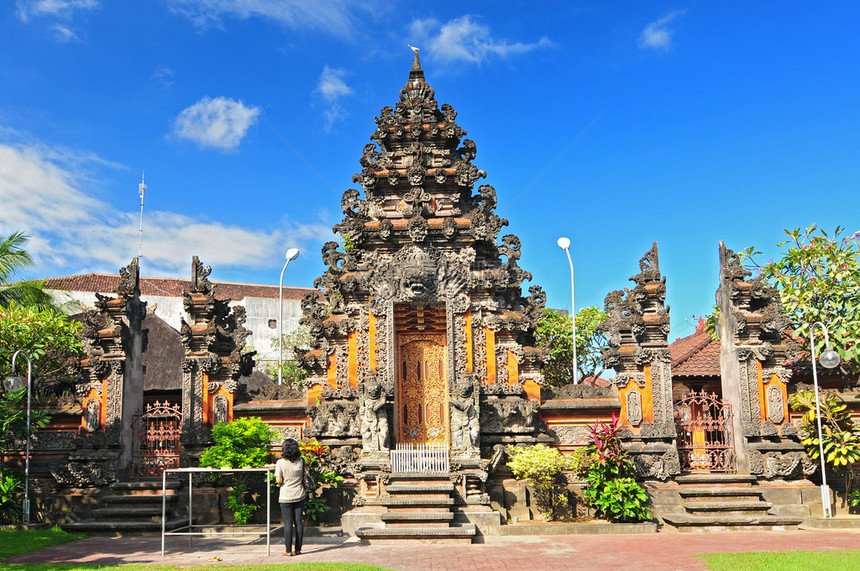 印度尼西亚库塔岛巴厘岛传统建筑寺庙图片