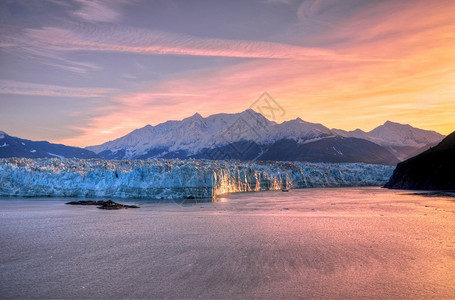 Hubbard冰川图片