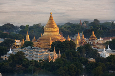 缅甸巴甘布尔马伊洛瓦底河附近ShwezigonPagoda的图片