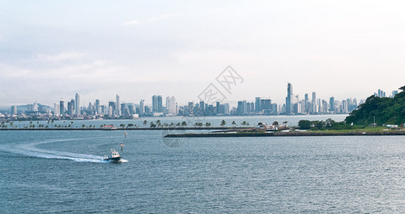 巴拿马城市天线清晨领航船上时有巴拿背景图片
