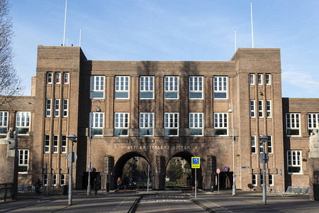 荷兰阿姆斯特丹南部一所高中阿姆斯特丹中学的门面背景图片