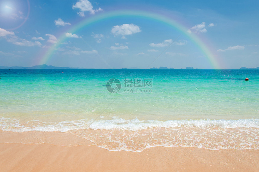 泰国安达曼海热带海滩上图片