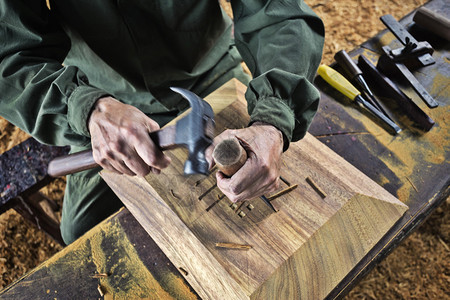 木工雕刻木头图片