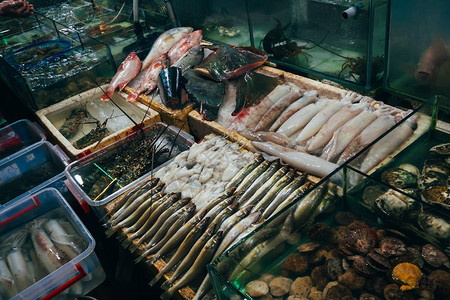 亚洲来自鱼类鱿鱼和龙虾的新鲜图片