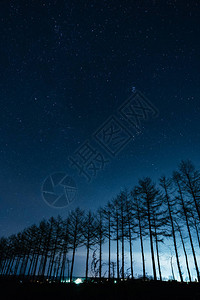 北海道的夜空背景图片