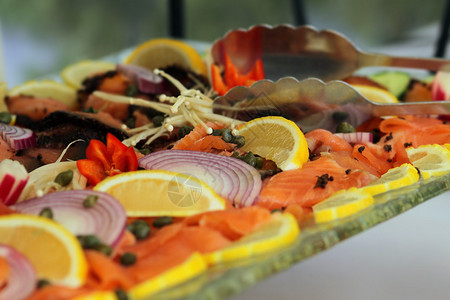 午餐表格含烟熏鲑鱼涂层柠檬dil图片