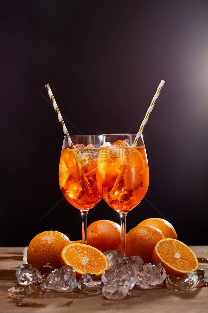 AperolSpritz戴眼镜橙子和黑图片