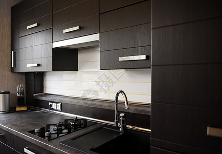 现代风格的漂亮棕色厨房图片