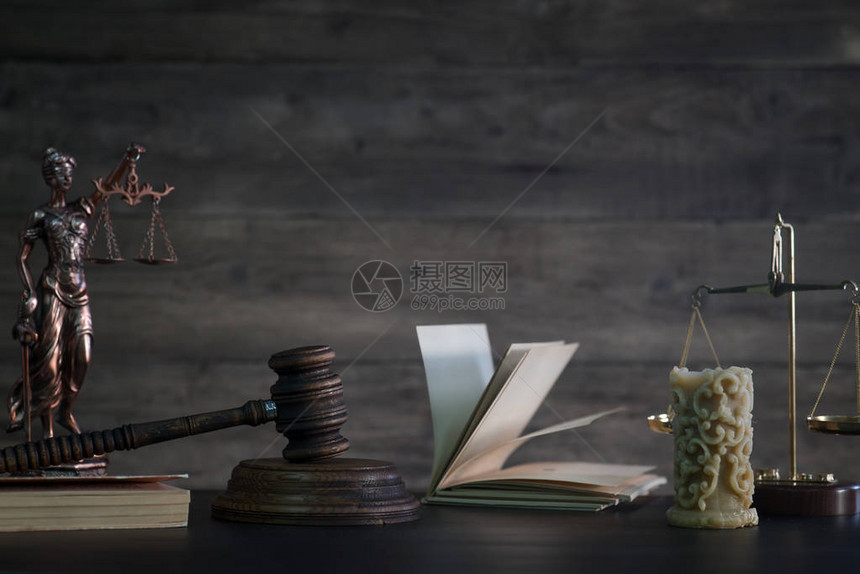 正义主题法律木槌大律师正义概念法律制图片