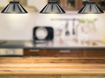 带厨房背景的3D渲染吊灯的木制柜台图片