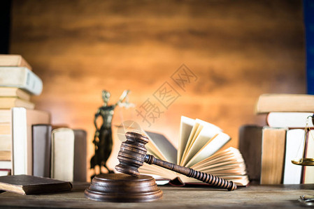 正义主题法律木槌大律师正义概念法律制图片
