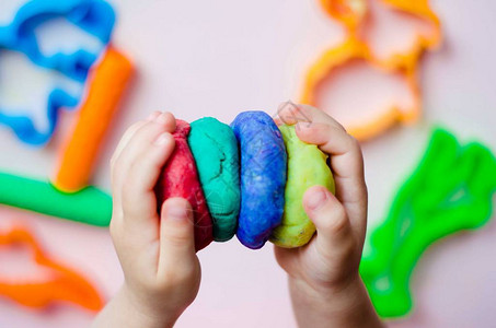 儿童手玩彩色粘土自制塑料图片