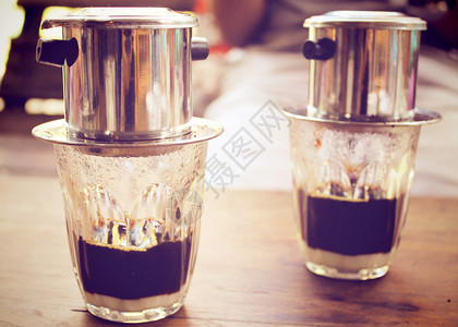 咖啡以Vietnames风格滴水图片