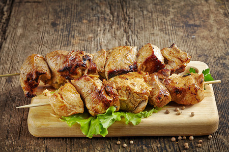 木串烤猪肉串图片