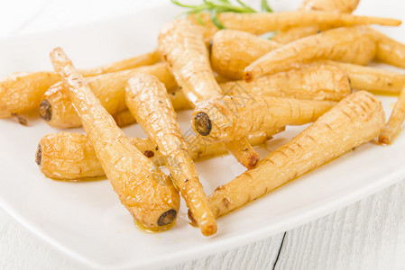 Parsnips白色背图片